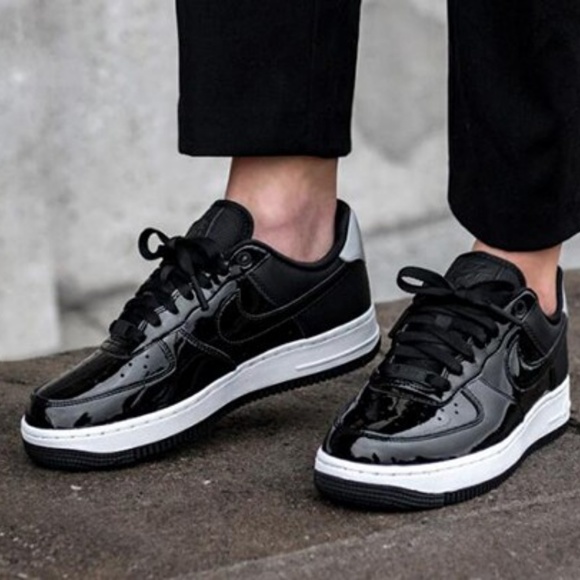 Nike Air Force 1 '07 SE Premium Women's Shoes - Picture 3 of 8